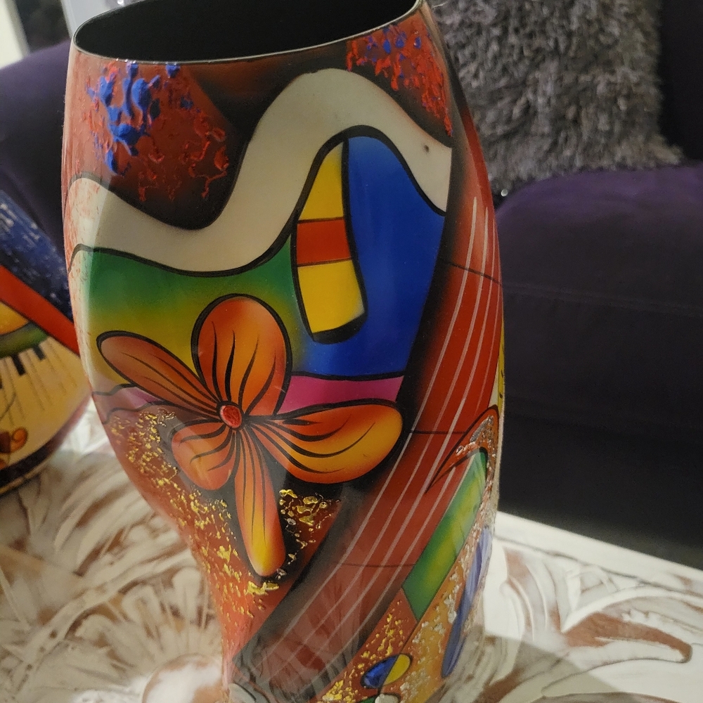 Acrylic vase - Picture 2 of 3